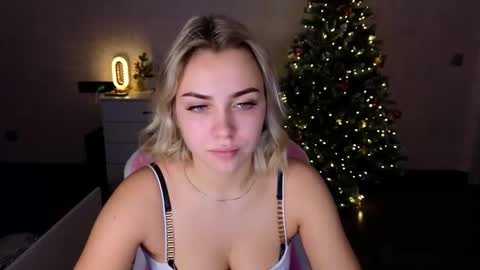Image of Full archive of _gravity nude recordings. Monitor and record _gravity for free from Chaturbate.