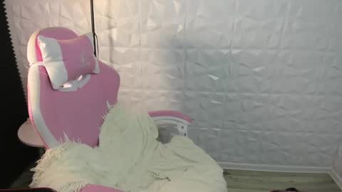 Image of Full archive of amali_little nude recordings. Monitor and record amali_little for free from Chaturbate.