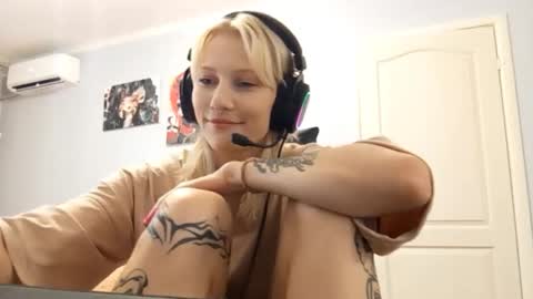 Image of Full archive of annitaeschen nude recordings. Monitor and record annitaeschen for free from Chaturbate.