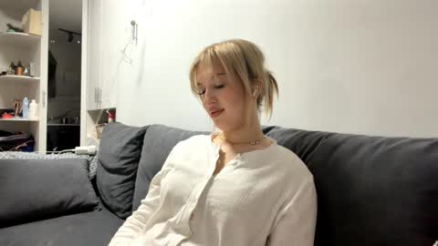 Image of Full archive of antoniettasiregar nude recordings. Monitor and record antoniettasiregar for free from Chaturbate.