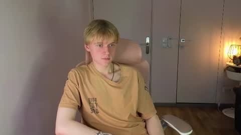 Image of Full archive of avenrey nude recordings. Monitor and record avenrey for free from Chaturbate.