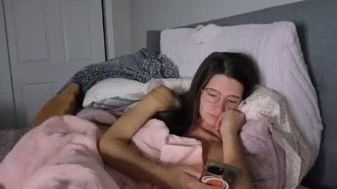 Image of Full archive of bambifarrina nude recordings. Monitor and record bambifarrina for free from Chaturbate.