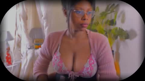 Image of Full archive of bellablakes18 nude recordings. Monitor and record bellablakes18 for free from Chaturbate.