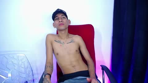 Image of Full archive of bruce_hands777 nude recordings. Monitor and record bruce_hands777 for free from Chaturbate.