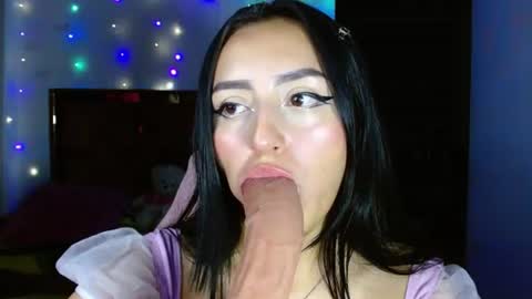 Image of Full archive of camilahunter__ nude recordings. Monitor and record camilahunter__ for free from Chaturbate.