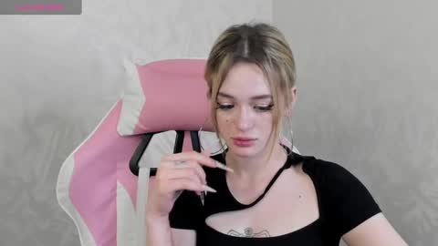 Image of Full archive of crystal_hearts nude recordings. Monitor and record crystal_hearts for free from Chaturbate.