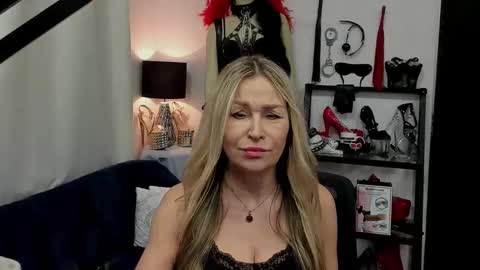 Image of Full archive of crystalxohotty nude recordings. Monitor and record crystalxohotty for free from Chaturbate.