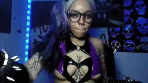 Image of Full archive of d00m4d00dz nude recordings. Monitor and record d00m4d00dz for free from Chaturbate.