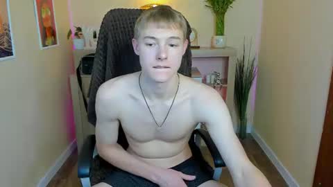 Image of Full archive of darwin_green nude recordings. Monitor and record darwin_green for free from Chaturbate.