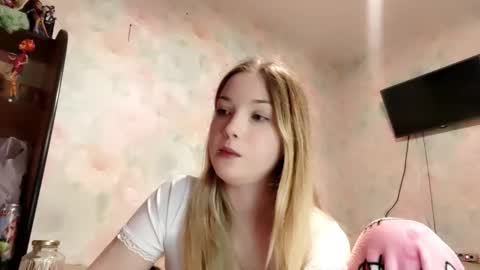 Image of Full archive of elaynecinco nude recordings. Monitor and record elaynecinco for free from Chaturbate.