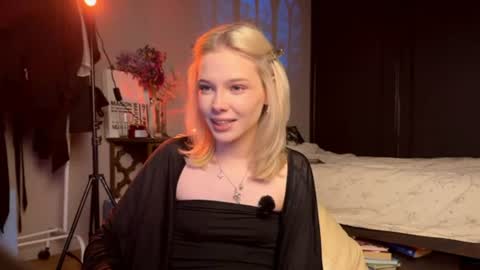 Image of Full archive of elifey nude recordings. Monitor and record elifey for free from Chaturbate.