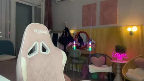 Image of Full archive of elizabeth_mason_ nude recordings. Monitor and record elizabeth_mason_ for free from Chaturbate.