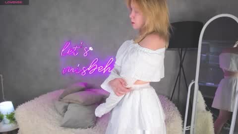 Image of Full archive of ellya_castro nude recordings. Monitor and record ellya_castro for free from Chaturbate.