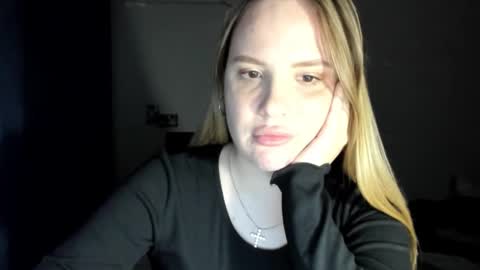 Image of Full archive of emilisia nude recordings. Monitor and record emilisia for free from Chaturbate.