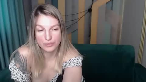 Image of Full archive of emilywalkers nude recordings. Monitor and record emilywalkers for free from Chaturbate.