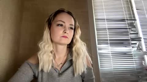 Image of Full archive of emma_leam nude recordings. Monitor and record emma_leam for free from Chaturbate.