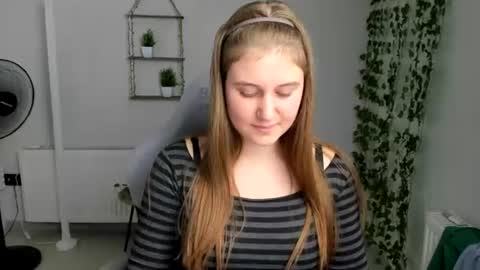 Image of Full archive of emma_sweettyy nude recordings. Monitor and record emma_sweettyy for free from Chaturbate.