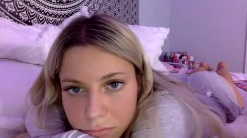 Image of Full archive of emmareaxo nude recordings. Monitor and record emmareaxo for free from Chaturbate.