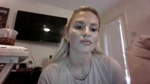 Image of Full archive of emmylove100 nude recordings. Monitor and record emmylove100 for free from Chaturbate.