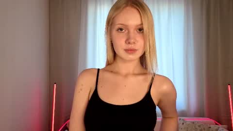 Image of Full archive of ettiehildred nude recordings. Monitor and record ettiehildred for free from Chaturbate.