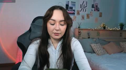 Image of Full archive of fallin_lovee nude recordings. Monitor and record fallin_lovee for free from Chaturbate.
