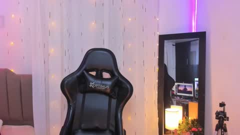 Image of Full archive of gia_whiite nude recordings. Monitor and record gia_whiite for free from Chaturbate.