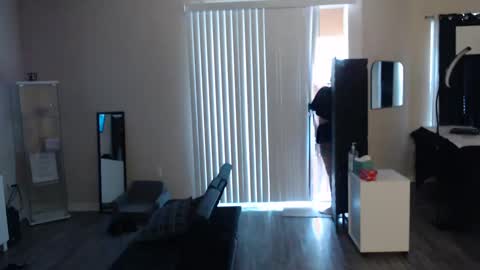 Image of Full archive of gloryholequeen nude recordings. Monitor and record gloryholequeen for free from Chaturbate.