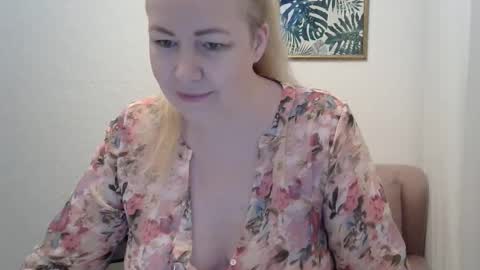 Image of Full archive of golden_eva_ nude recordings. Monitor and record golden_eva_ for free from Chaturbate.