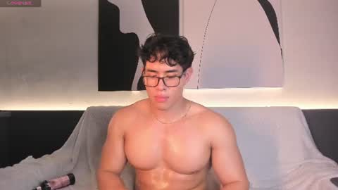 Image of Full archive of grayandrews nude recordings. Monitor and record grayandrews for free from Chaturbate.