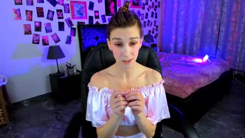 Image of Full archive of heillyapple nude recordings. Monitor and record heillyapple for free from Chaturbate.