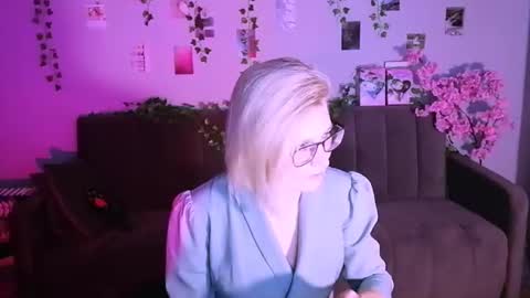 Image of Full archive of helen_bird nude recordings. Monitor and record helen_bird for free from Chaturbate.