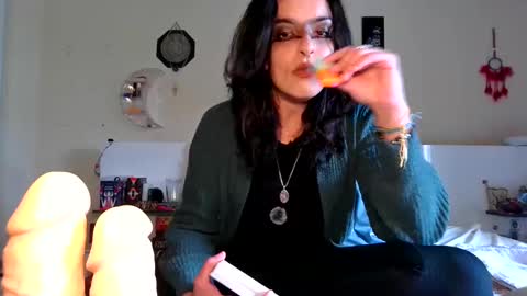 Image of Full archive of herabee nude recordings. Monitor and record herabee for free from Chaturbate.
