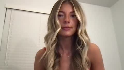 Image of Full archive of juliexoxo2007 nude recordings. Monitor and record juliexoxo2007 for free from Chaturbate.