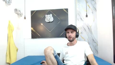 Image of Full archive of kingoftemptation nude recordings. Monitor and record kingoftemptation for free from Chaturbate.