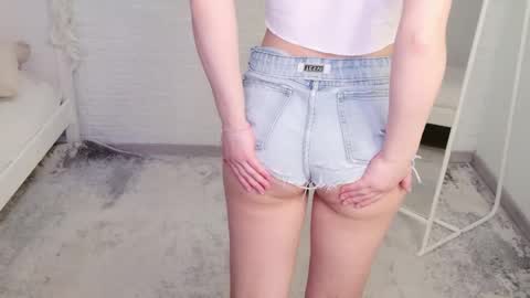 Image of Full archive of kira__candy nude recordings. Monitor and record kira__candy for free from Chaturbate.