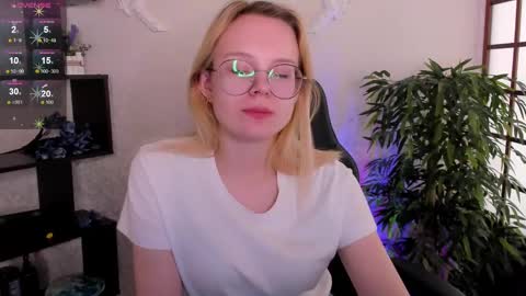 Image of Full archive of kira_bright nude recordings. Monitor and record kira_bright for free from Chaturbate.