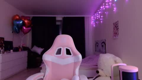 Image of Full archive of kristalmohead nude recordings. Monitor and record kristalmohead for free from Chaturbate.
