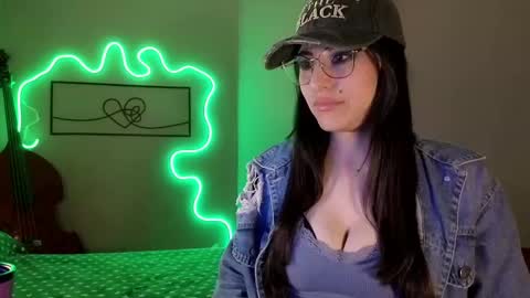 Image of Full archive of ladygwendolyn nude recordings. Monitor and record ladygwendolyn for free from Chaturbate.