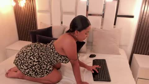 Image of Full archive of liily_evans_ nude recordings. Monitor and record liily_evans_ for free from Chaturbate.