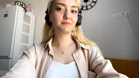 Image of Full archive of linneye nude recordings. Monitor and record linneye for free from Chaturbate.