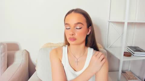 Image of Full archive of linnnlaury nude recordings. Monitor and record linnnlaury for free from Chaturbate.