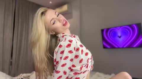 Image of Full archive of little_fox_alisa nude recordings. Monitor and record little_fox_alisa for free from Chaturbate.