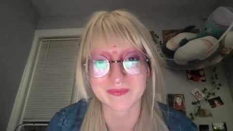 Image of Full archive of littlemissmargot nude recordings. Monitor and record littlemissmargot for free from Chaturbate.