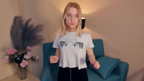 Image of Full archive of loiscollinge nude recordings. Monitor and record loiscollinge for free from Chaturbate.