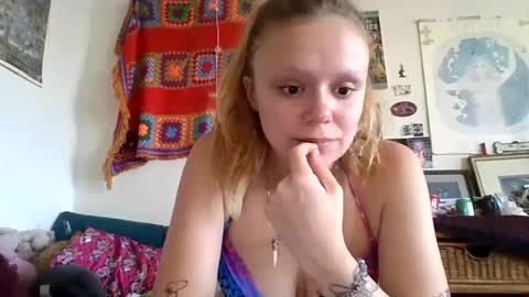Image of Full archive of lucylovesflowers nude recordings. Monitor and record lucylovesflowers for free from Chaturbate.