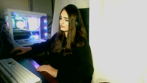 Image of Full archive of luvelylizzie nude recordings. Monitor and record luvelylizzie for free from Chaturbate.