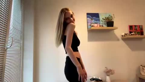 Image of Full archive of mikkiskees nude recordings. Monitor and record mikkiskees for free from Chaturbate.