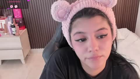 Image of Full archive of millyevans1 nude recordings. Monitor and record millyevans1 for free from Chaturbate.