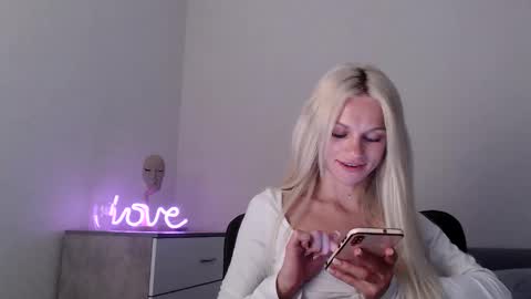 Image of Full archive of missemma1111 nude recordings. Monitor and record missemma1111 for free from Chaturbate.