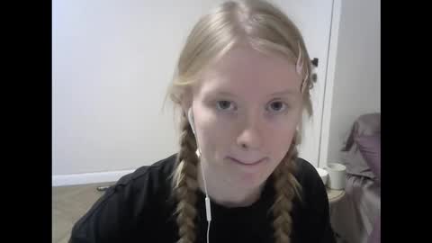 Image of Full archive of mittietonge nude recordings. Monitor and record mittietonge for free from Chaturbate.